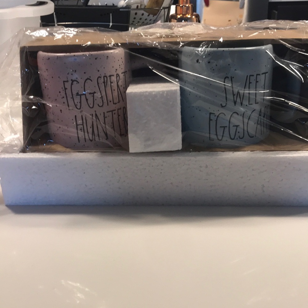 NWT Rae Dunn Set of 2 Easter mugs